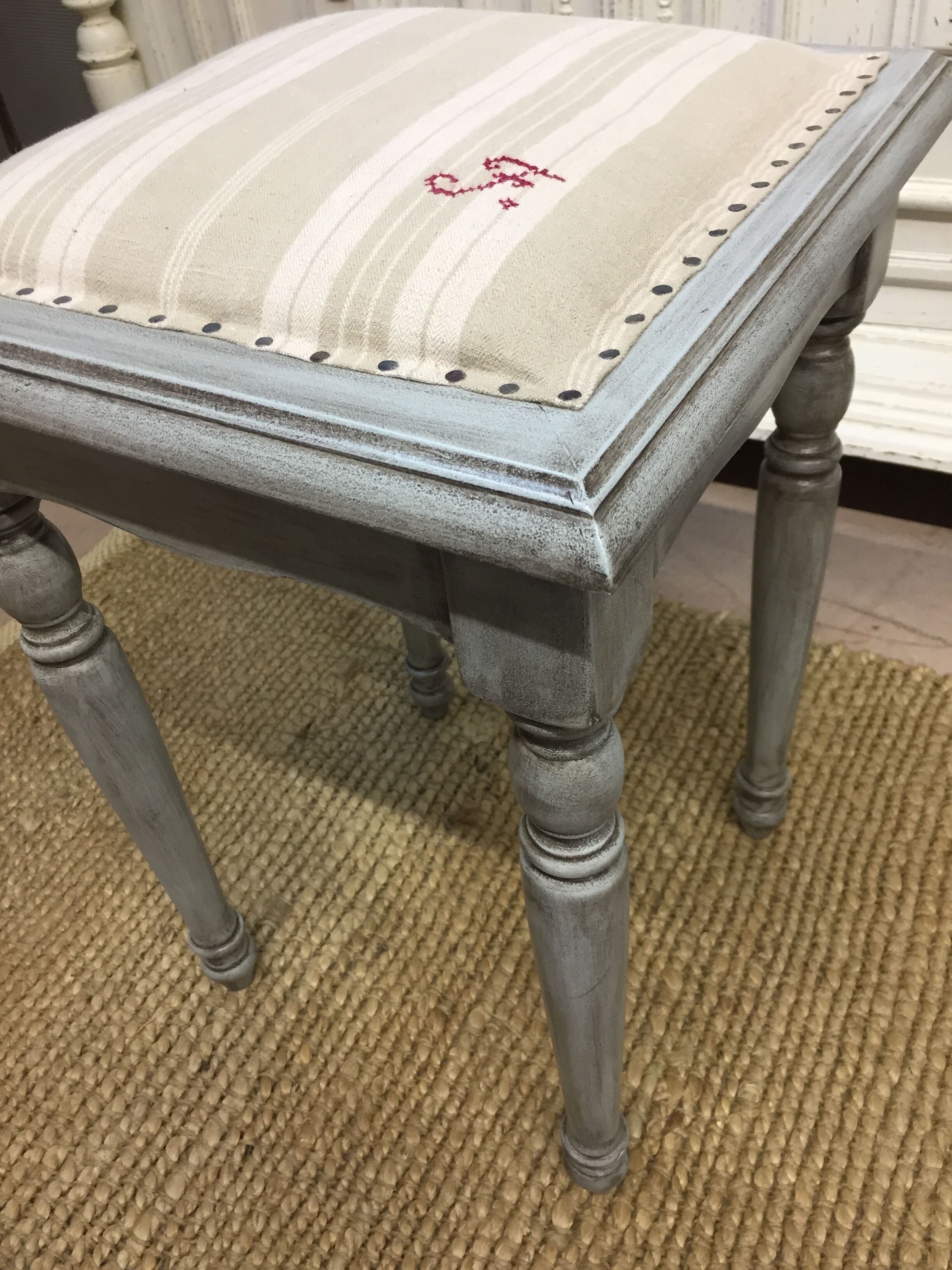 Tabouret bois et toile à matelas