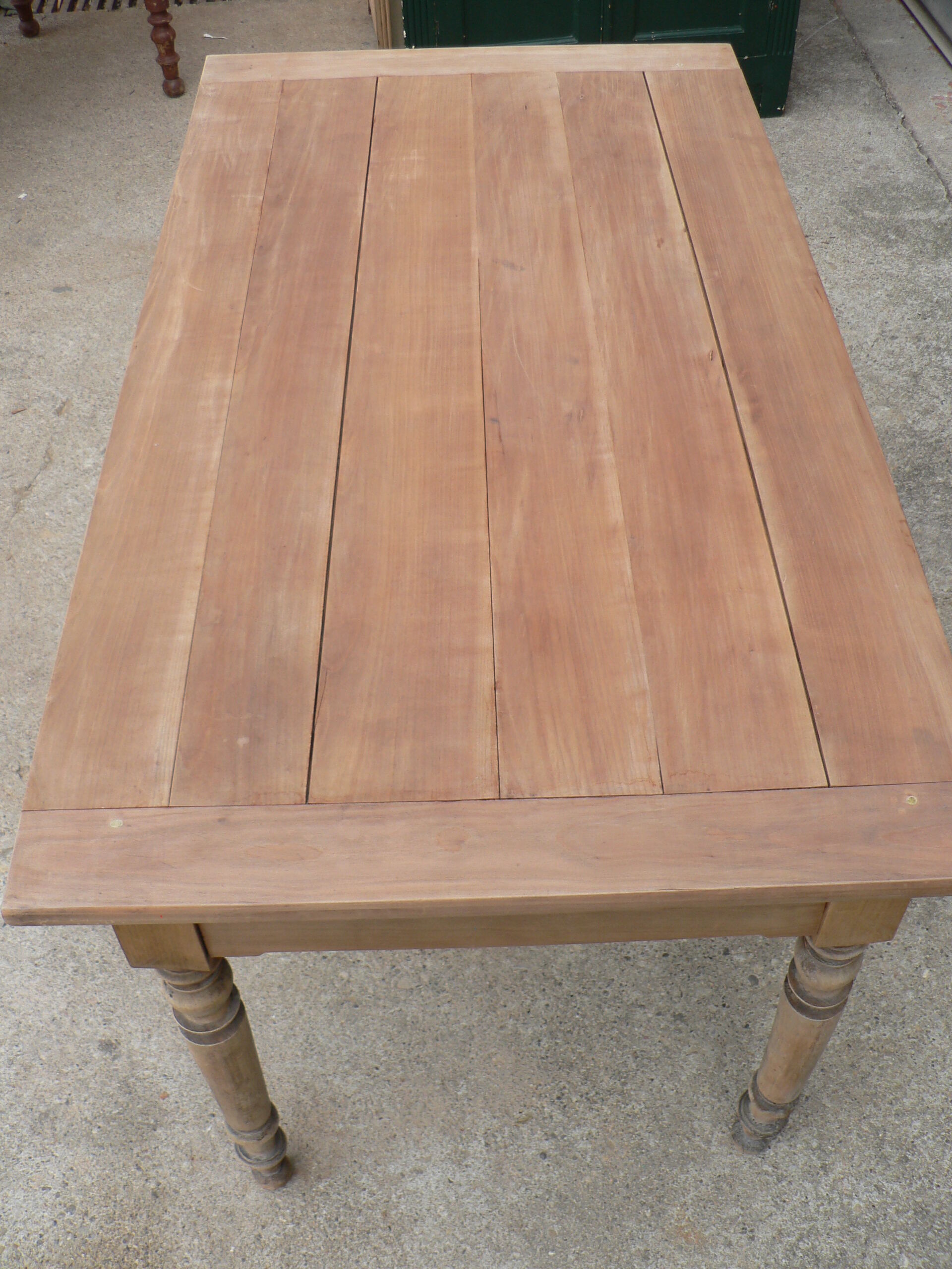 Table de ferme cuisine décapé 131cm