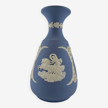 Vase bleu Wedgwood jasperware décor de dieux grecs