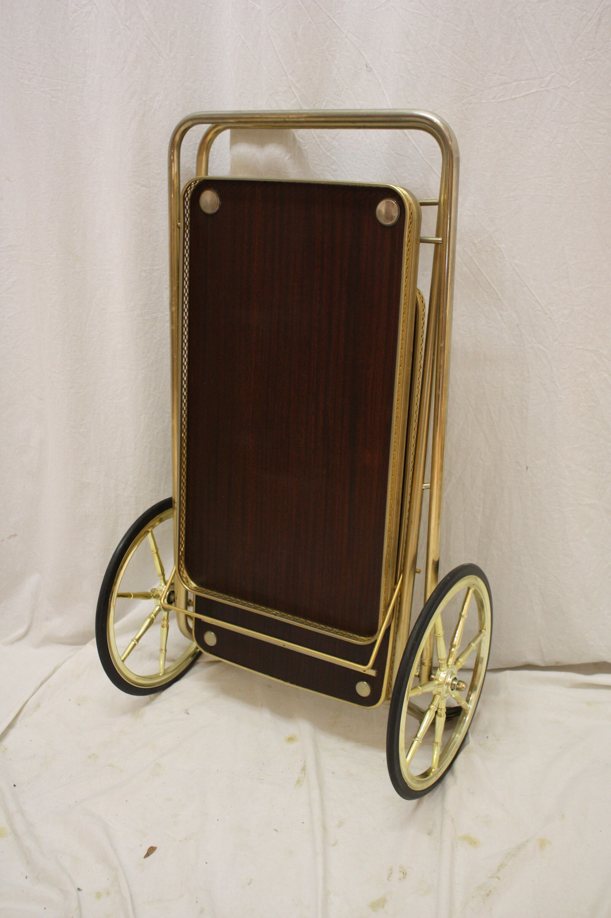 Service brass trays mahogany vintage 1960