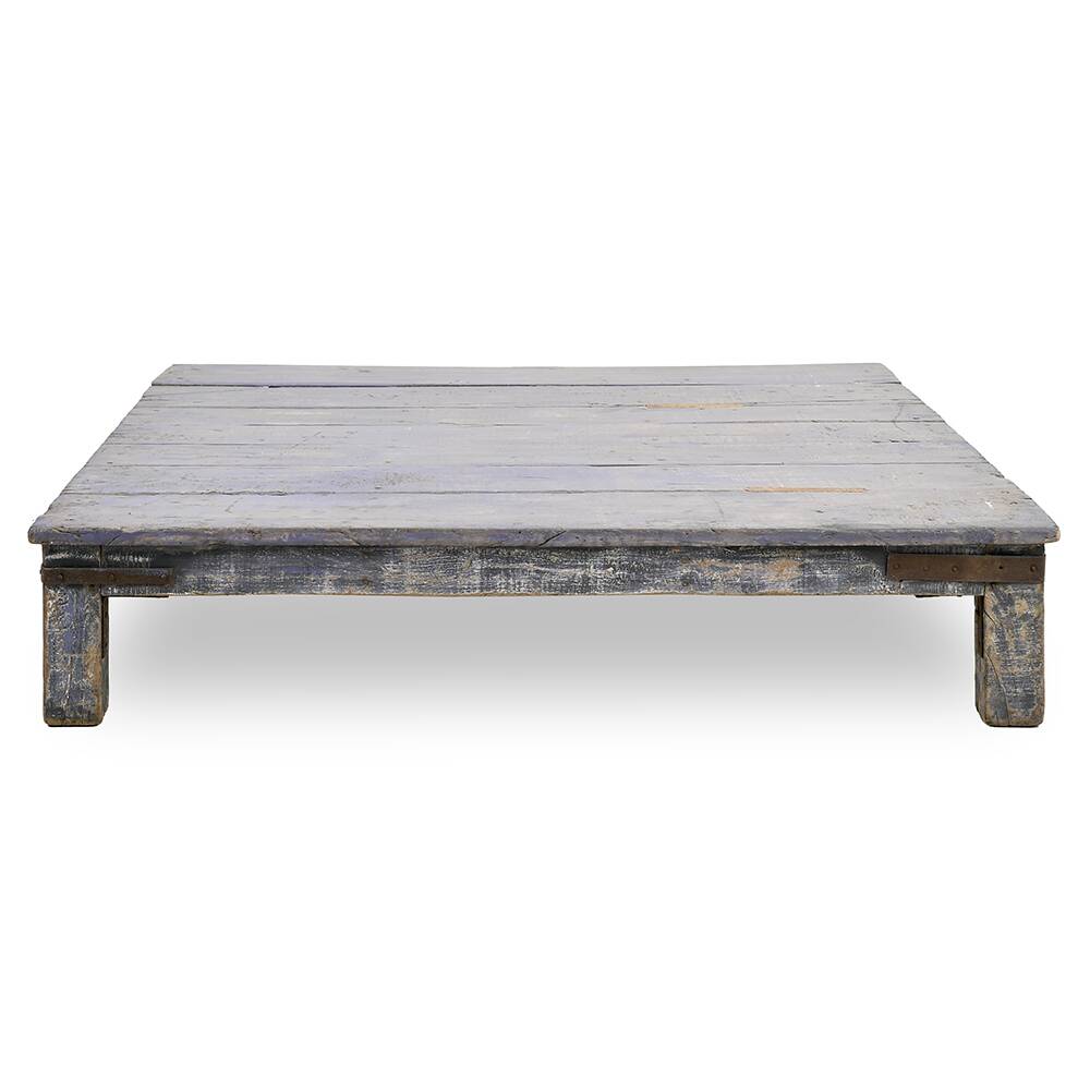 Table basse en bois à la patine bleue