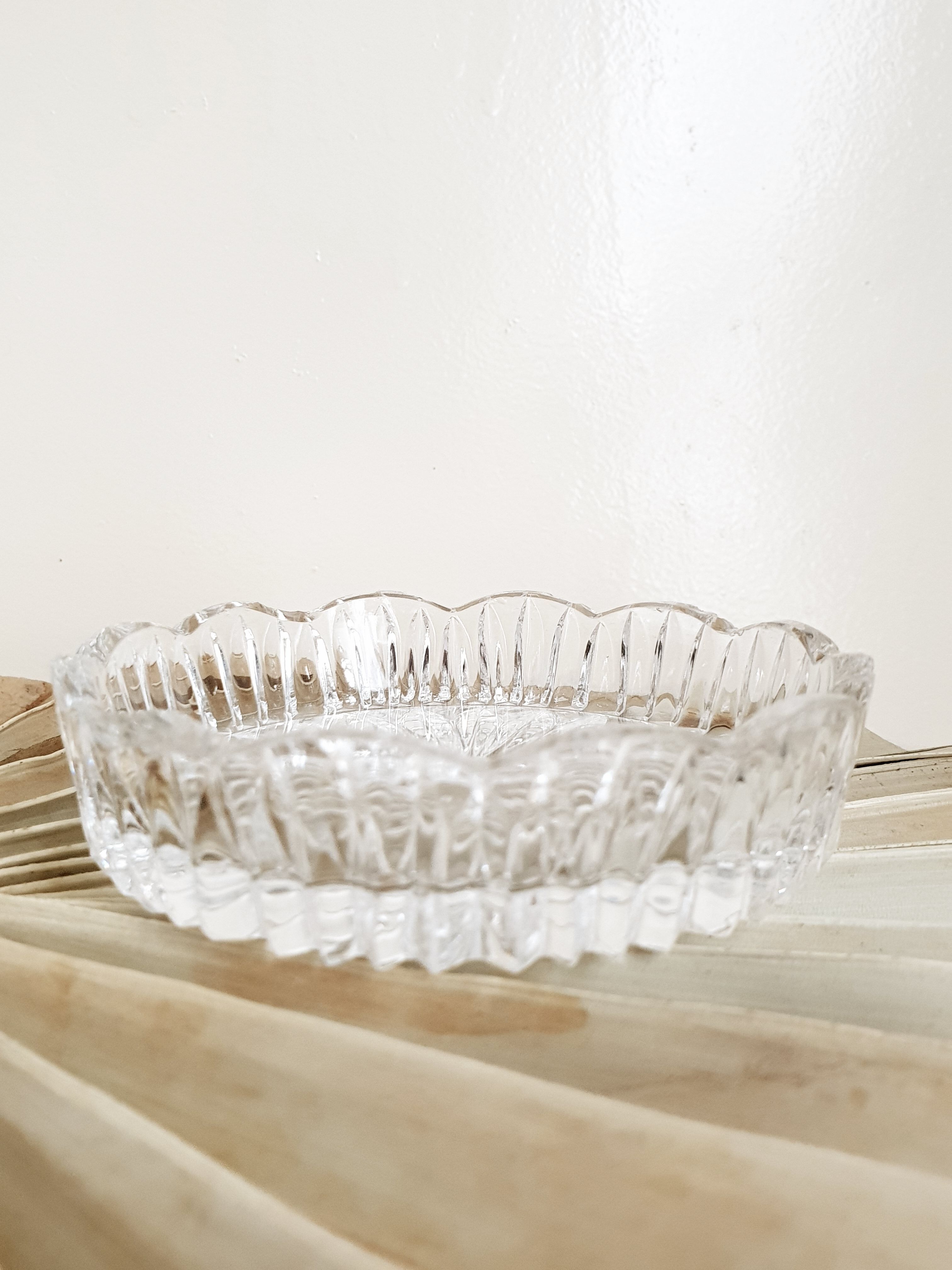 Ramekin glass chiseled