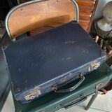 Set of 2 vintage suitcases