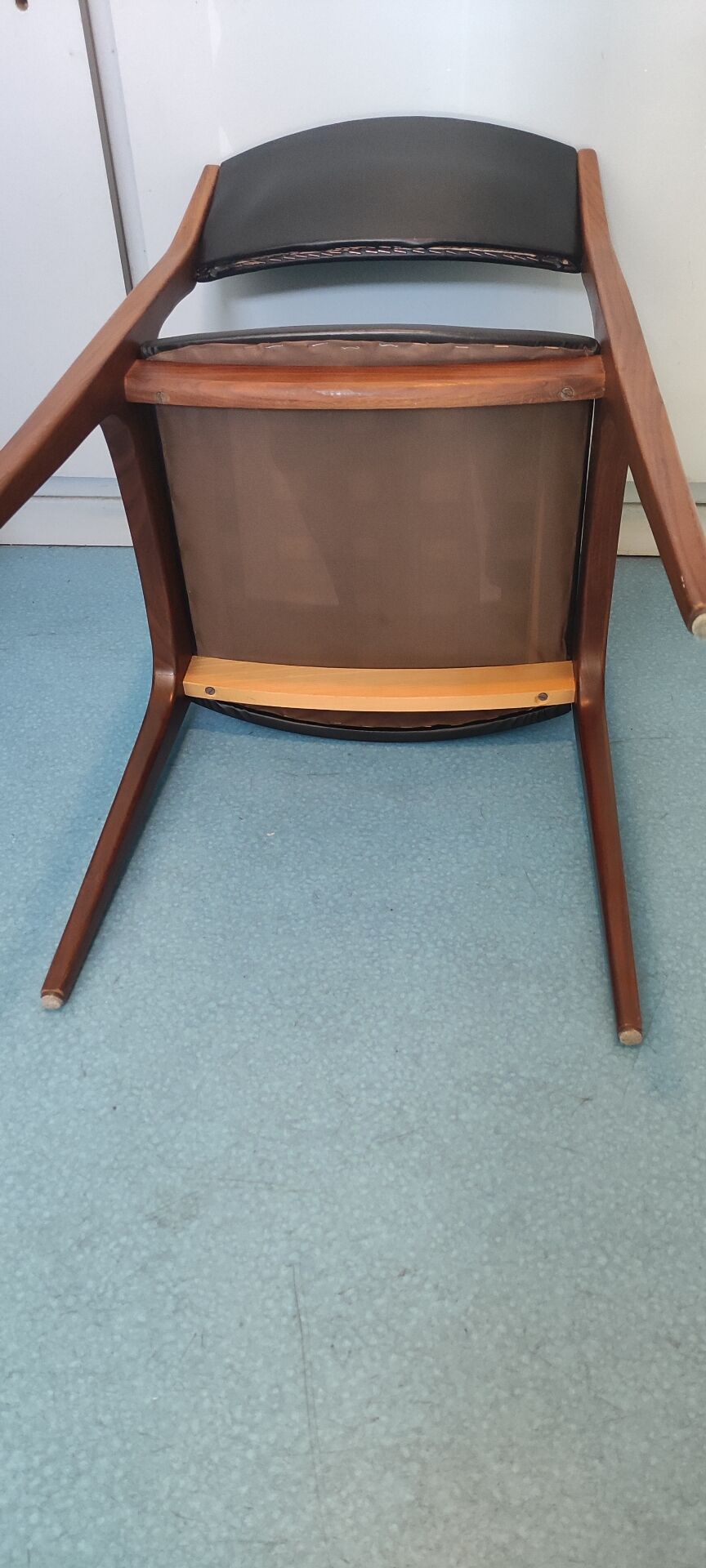 2 Scandinavian chairs