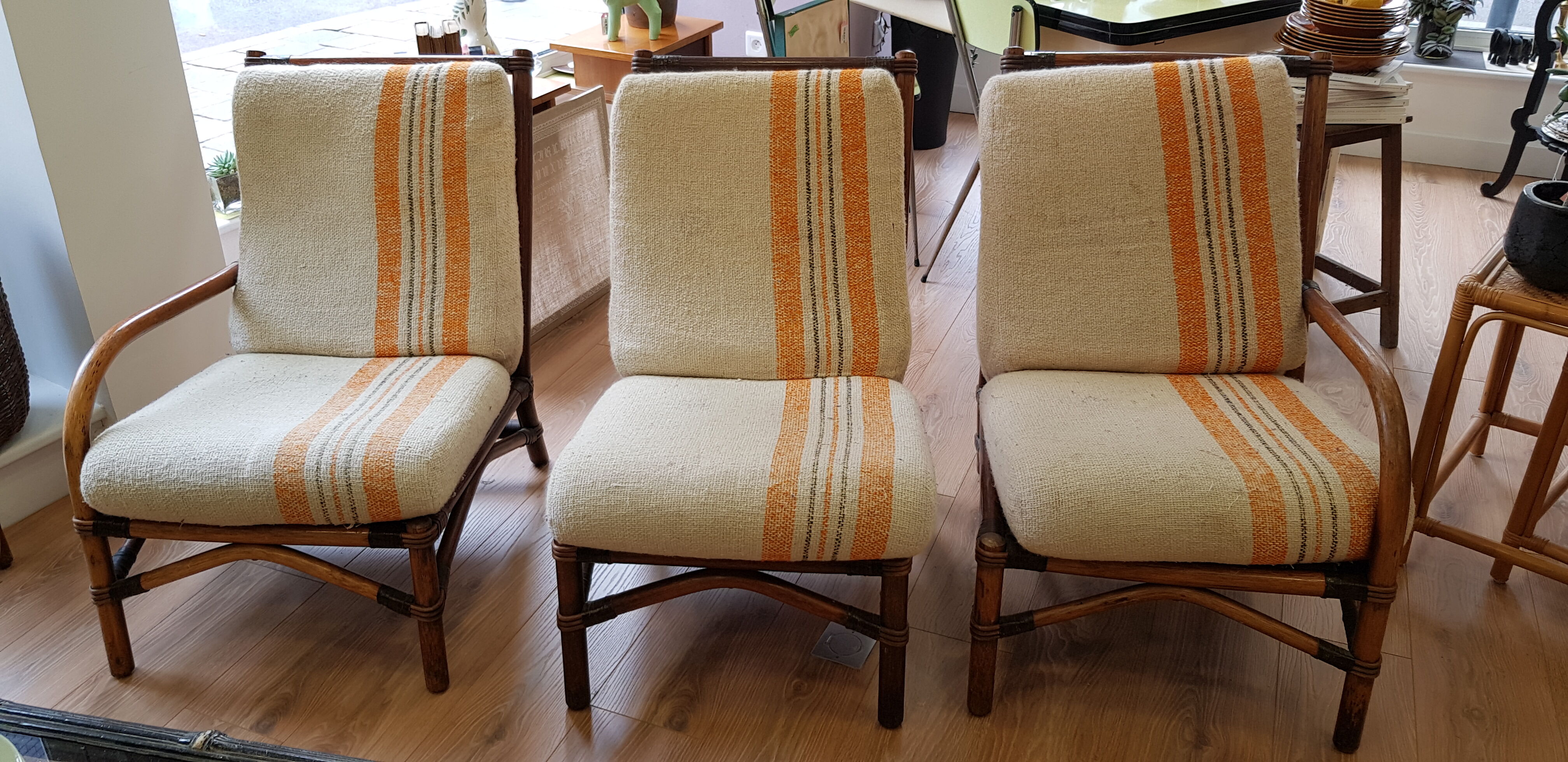 Devisable rattan bench