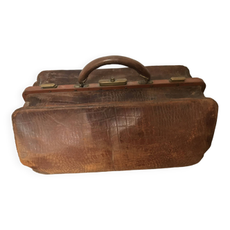 Trunk, suitcase, leather travel bag dating from 1920