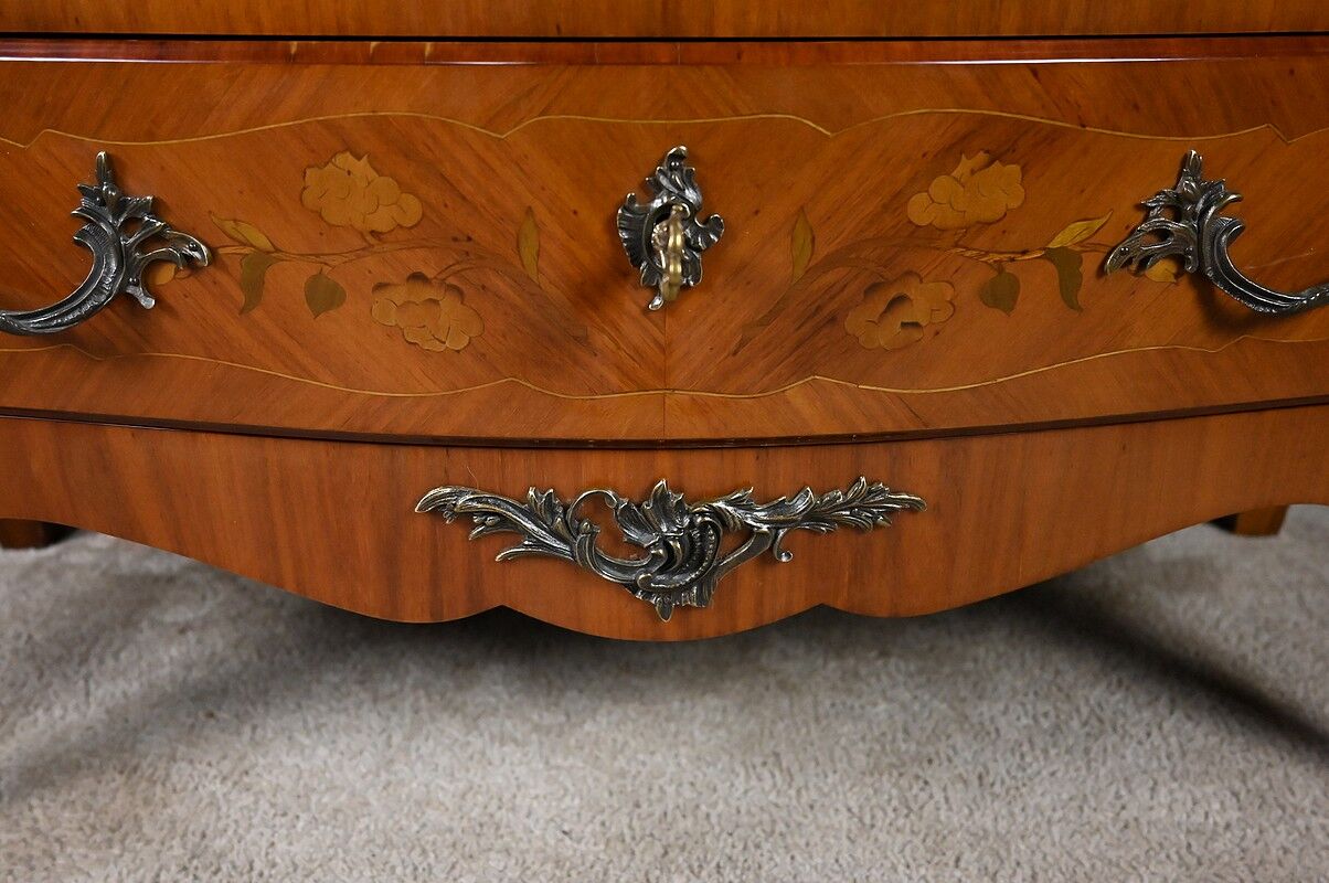 Commode en marqueterie de bois de rose, style Louis XV – 2ème partie XXe