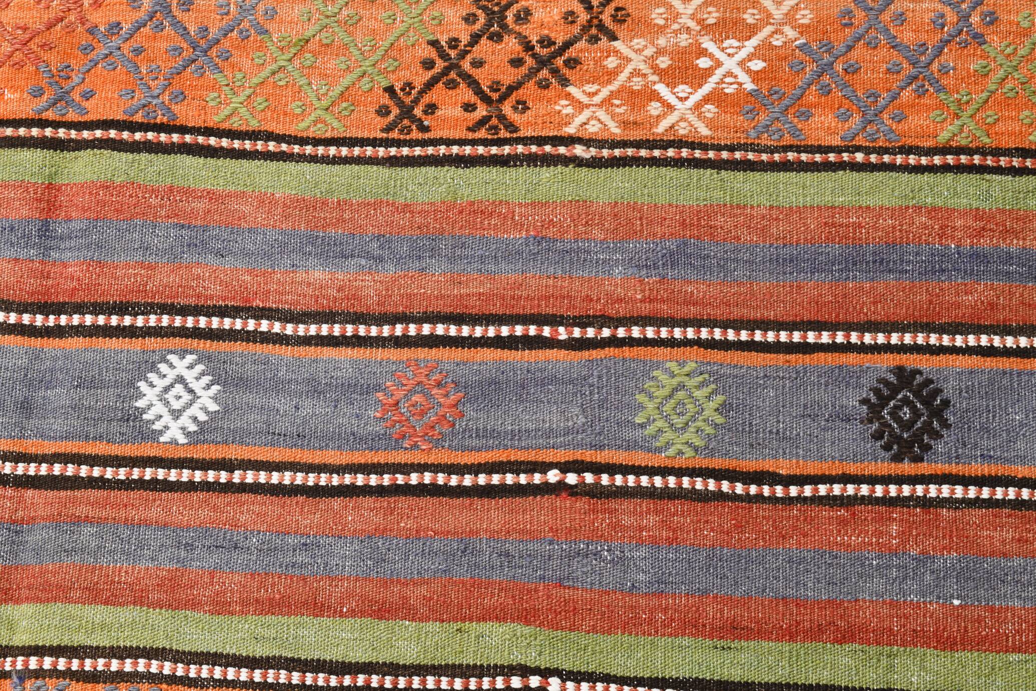 6x8 Handwoven Vintage Kilim Rug, 177x242Cm