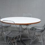 Table par Charles et Ray Eames aluminium group