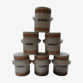 Lot pots with spices