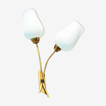 Wall lamp with 2 tulips in vintage white glass