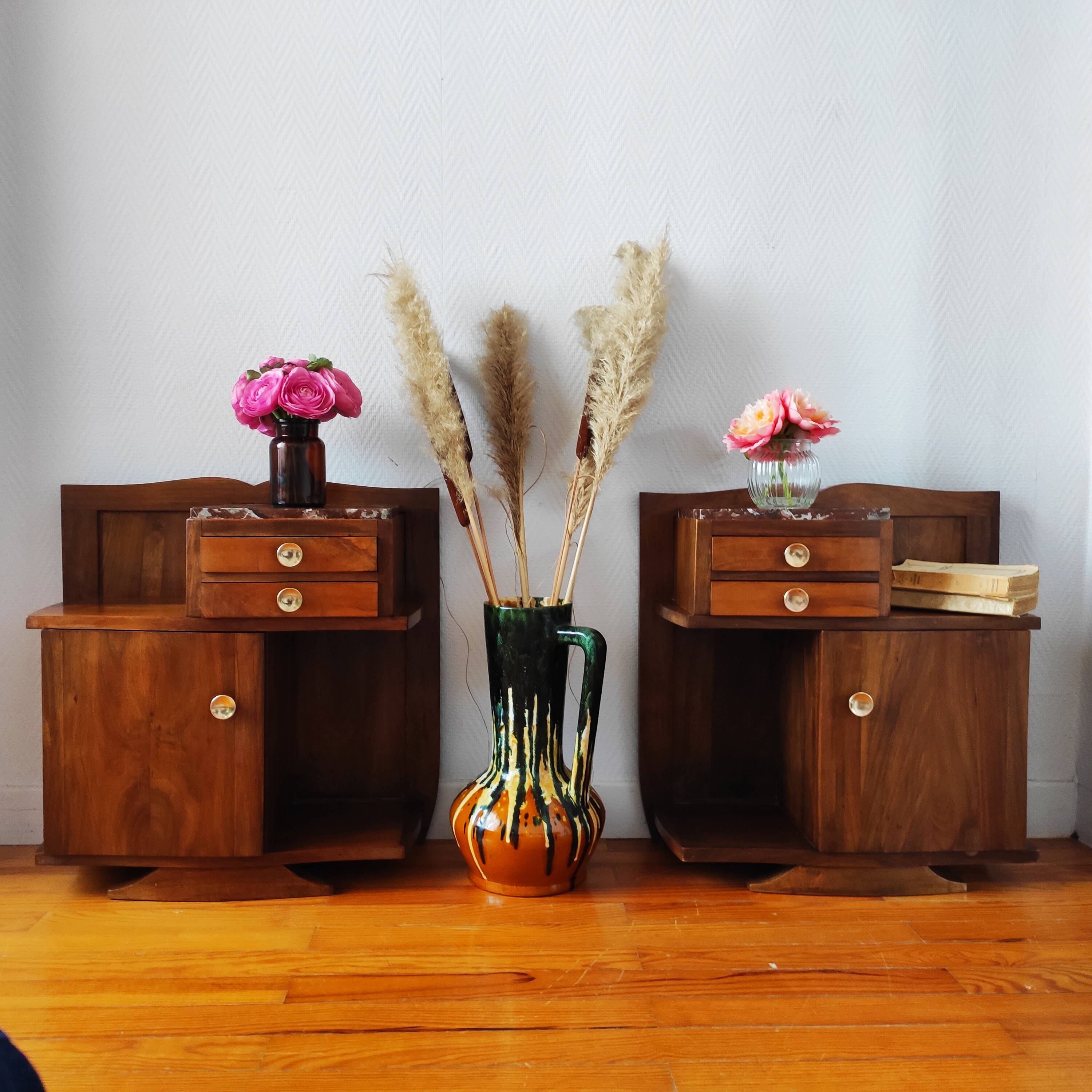 Pair of Art Deco 1930 walnut bedside tables