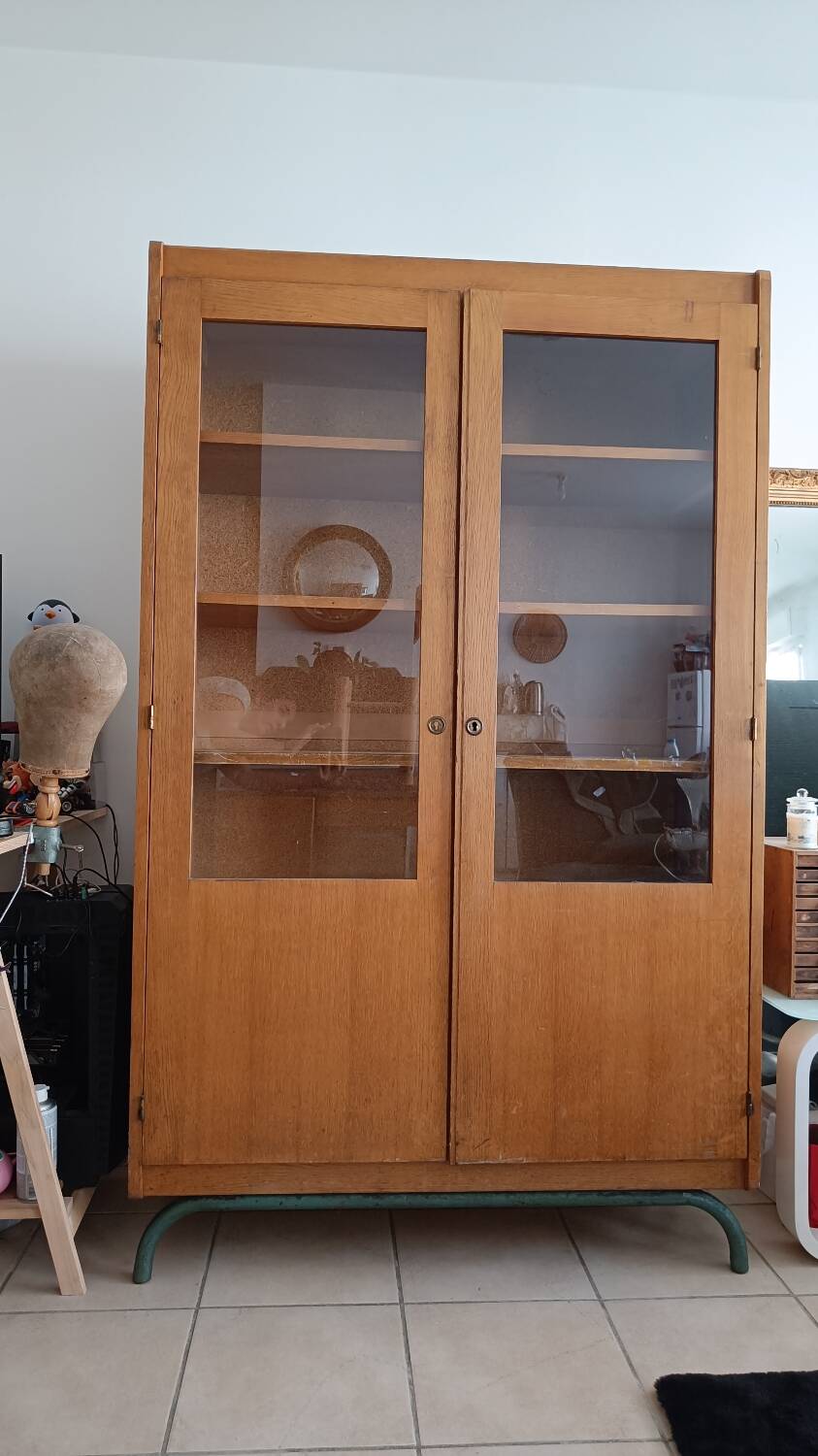 Ancienne armoire vitrine écolière