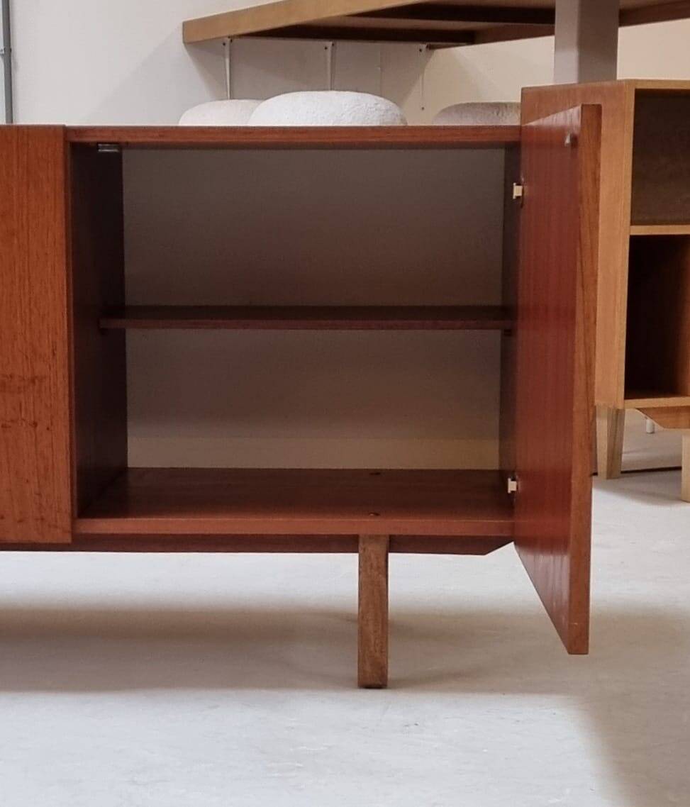 Lowboard du milieu du siècle