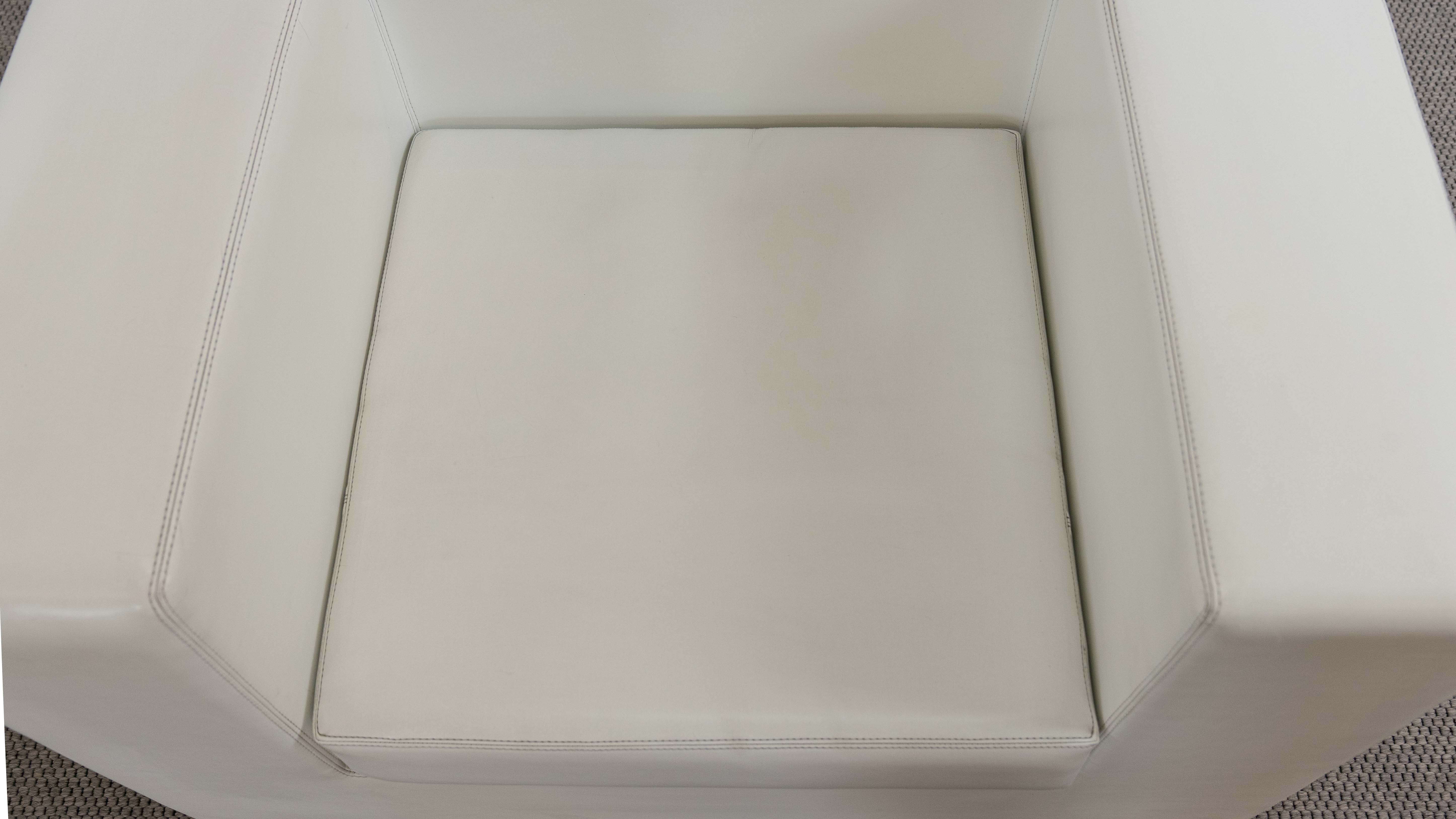 Pair of vintage Throw Away Armchairs by Willie Landels for Zanotta, white Vinyl