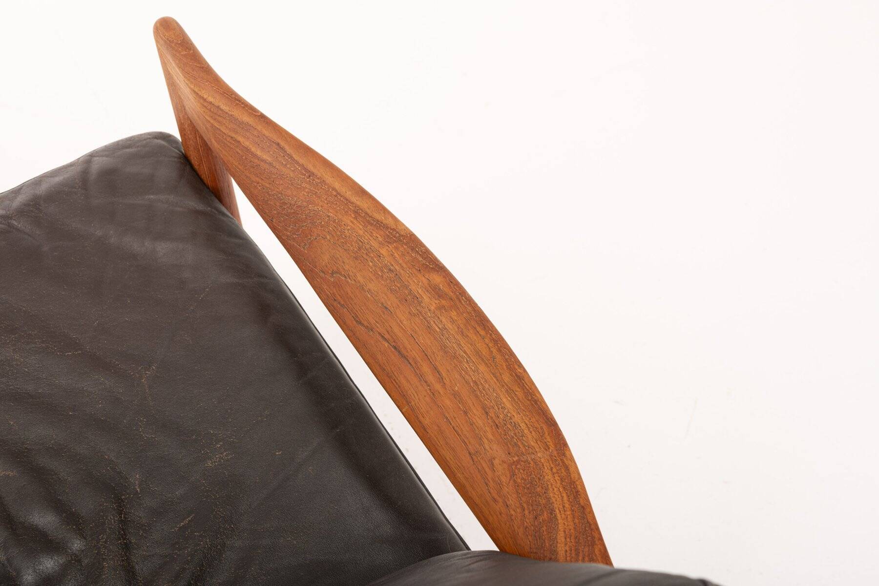 Vintage easy chairs by Illum Wikkelsø for Niels Eilersen, 1960s, set of 2