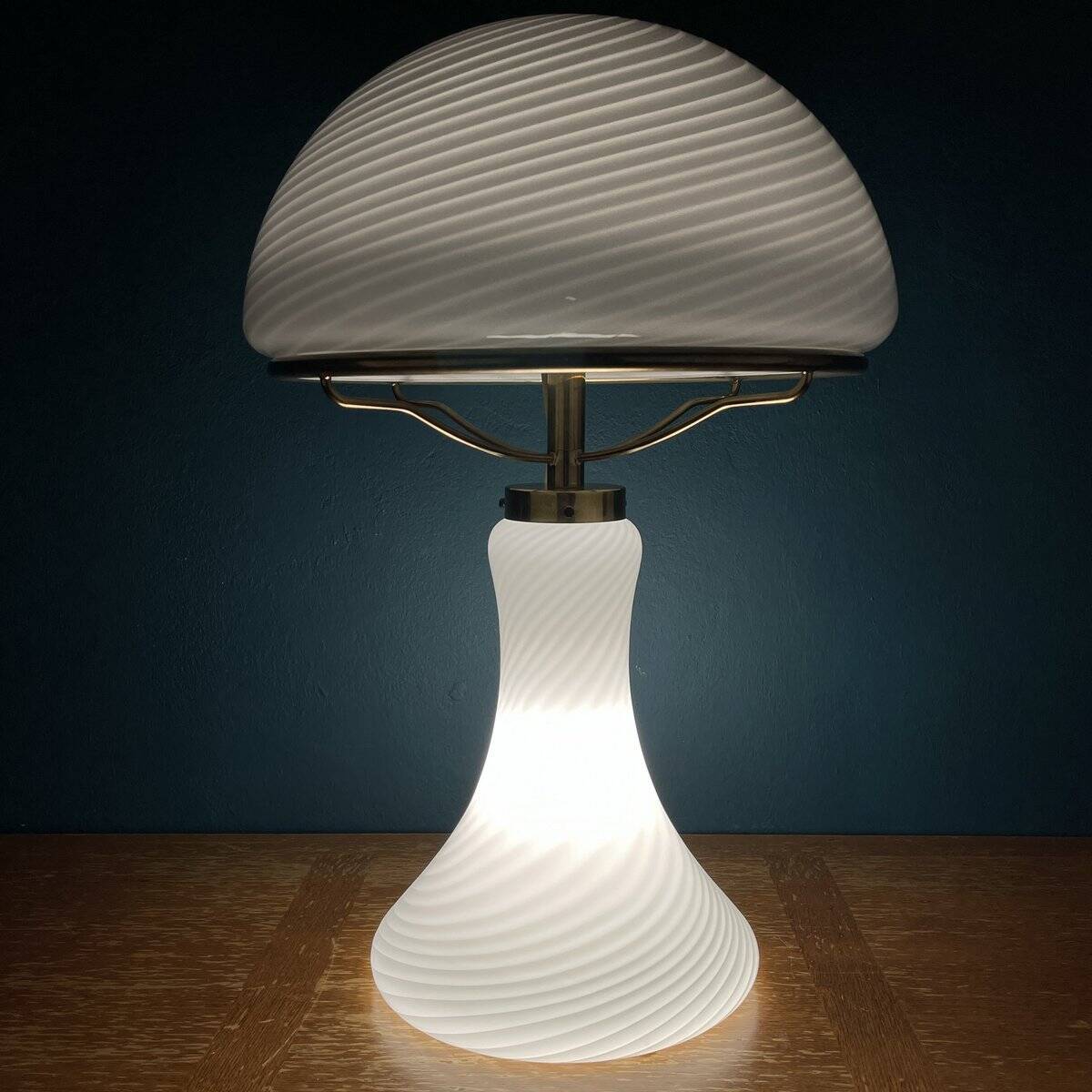 Large classic swirling Murano glass mushroom table lamp, Italy, 1970s