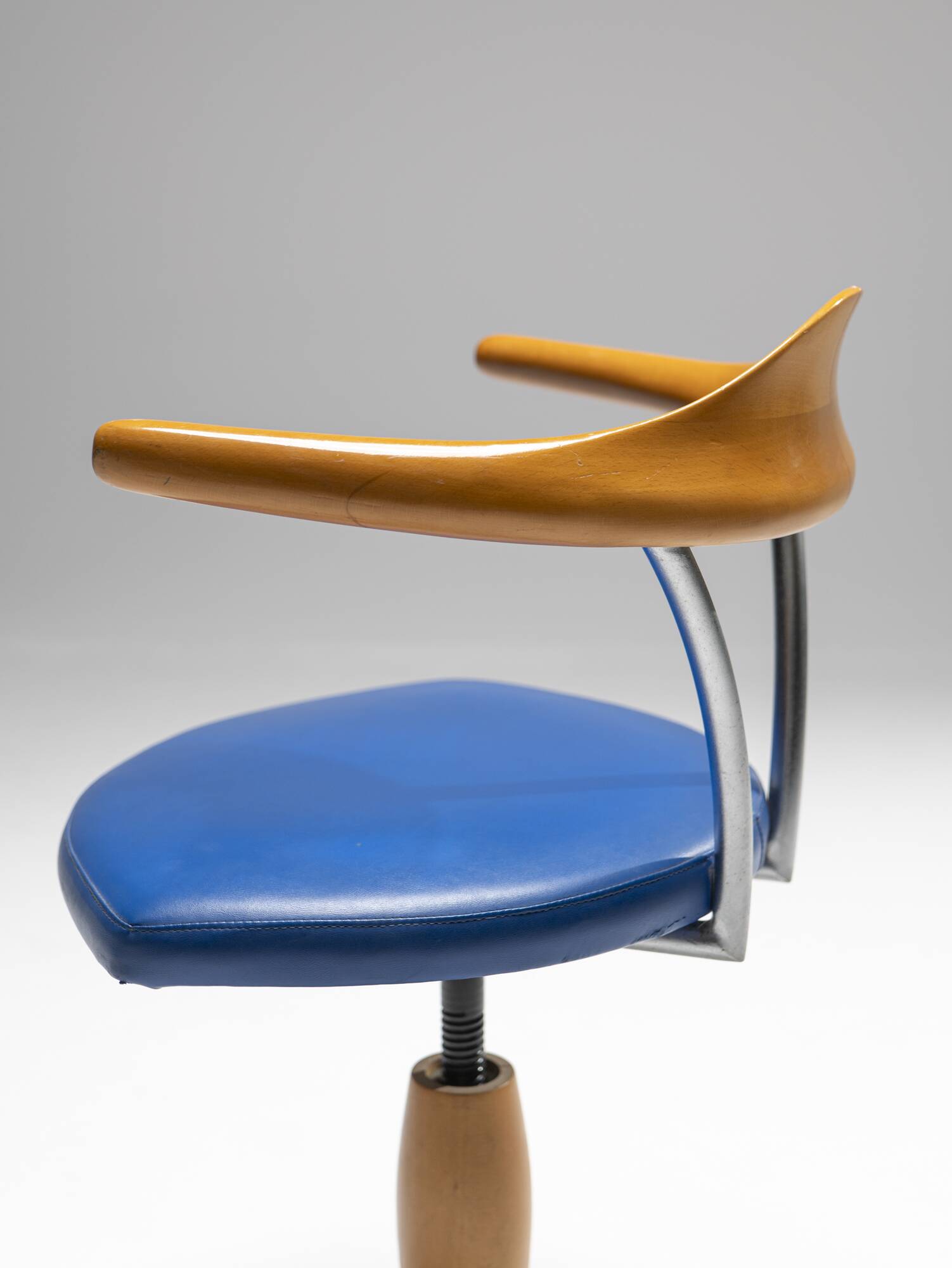 Chaise pivotante, Italie, années 1980