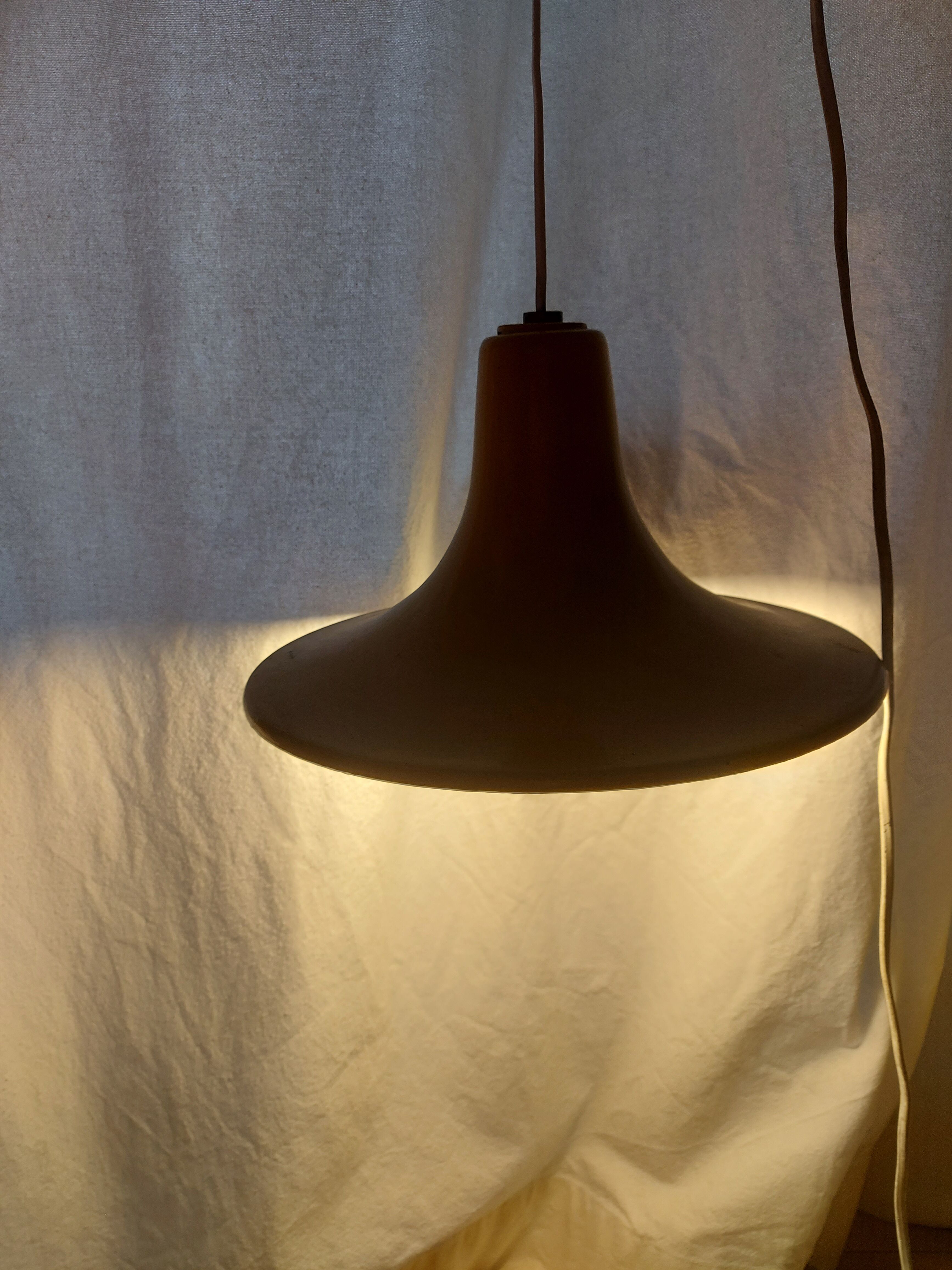 Suspension type indus in yellow metal