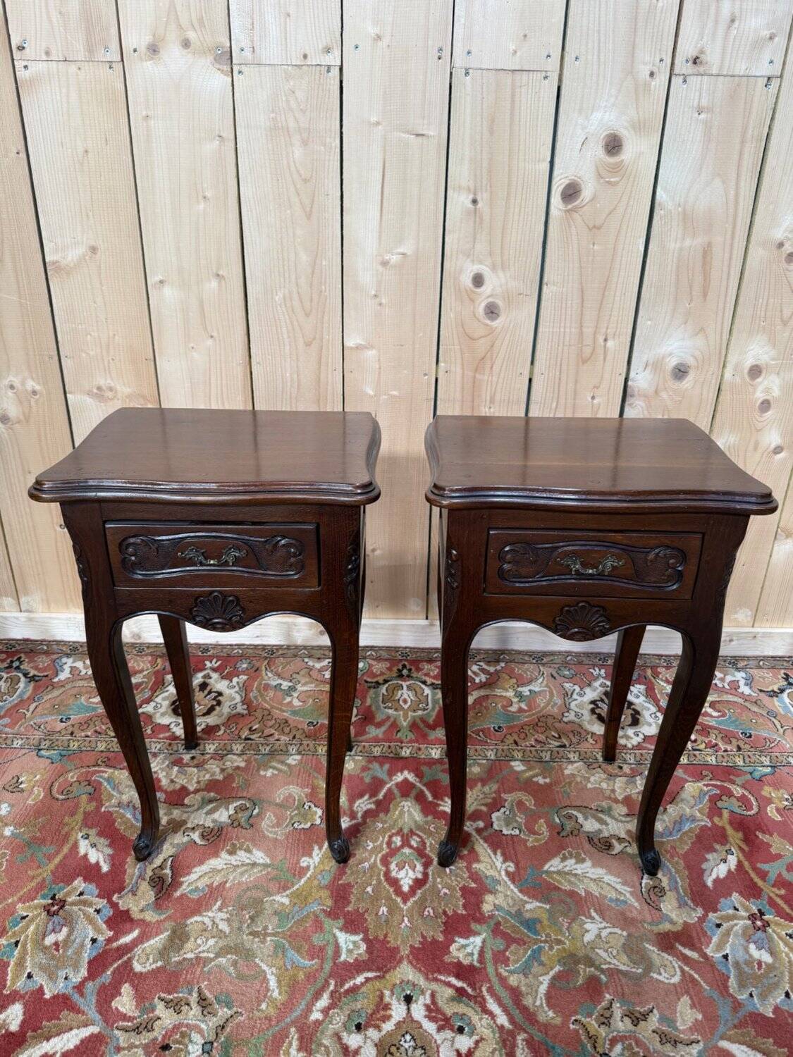 Pair of bedside tables – Louis XV style – Solid oak – Brass