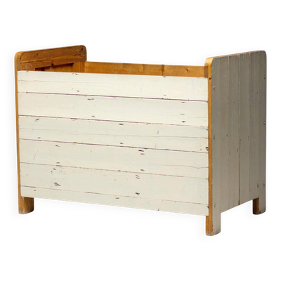 Reclaimed wood bench by Piet Hein Eek