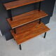 Etagère sur pieds en formica