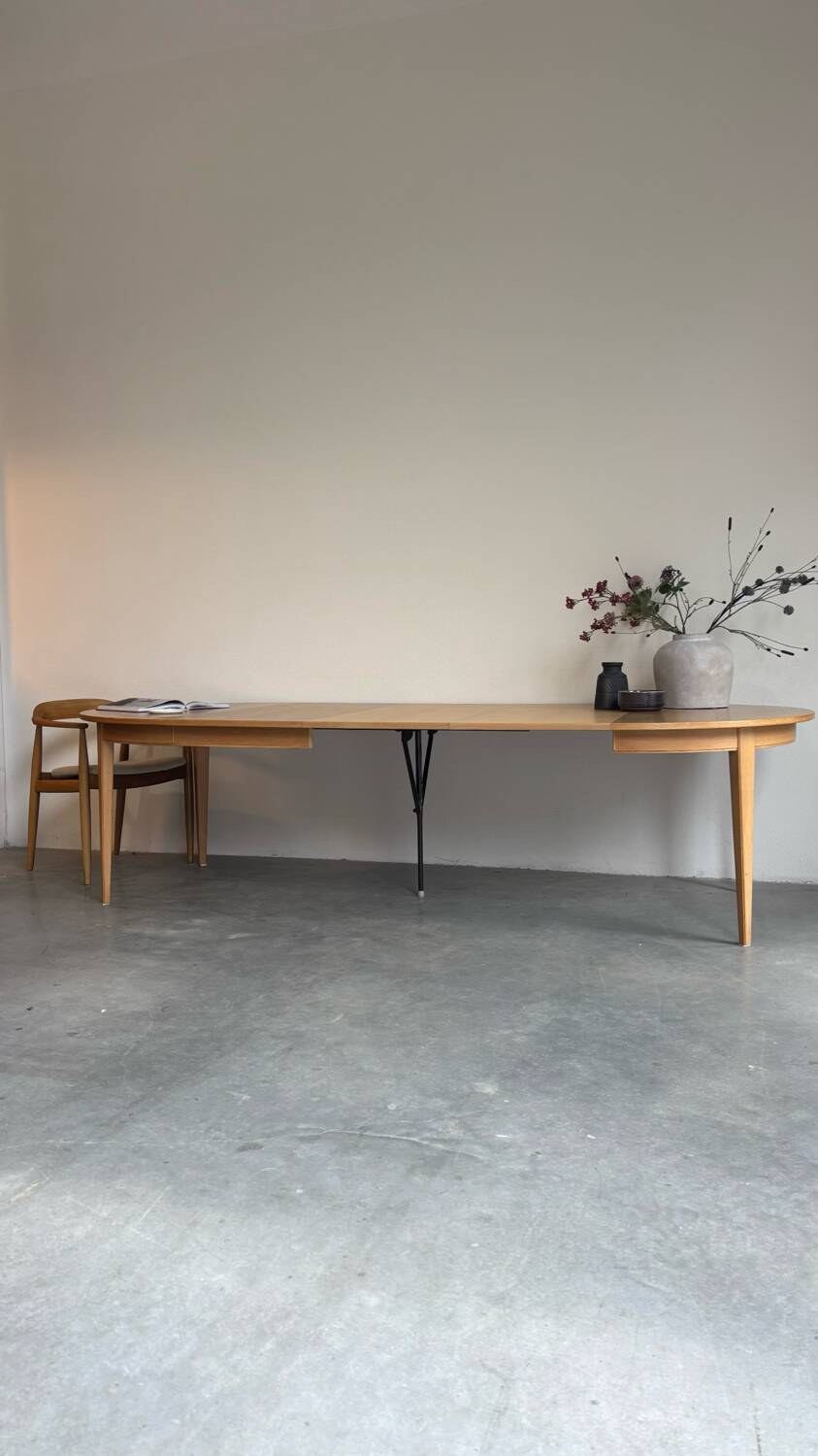 Vintage extendable round dining table Omann Jun