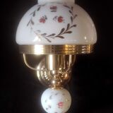 Simple wall lamp with white opaline