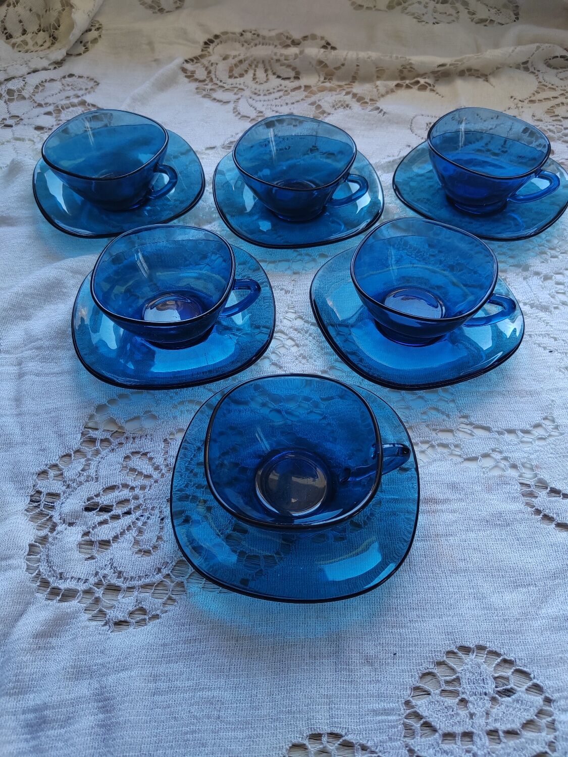 6 blue vereco cups and sub-cups