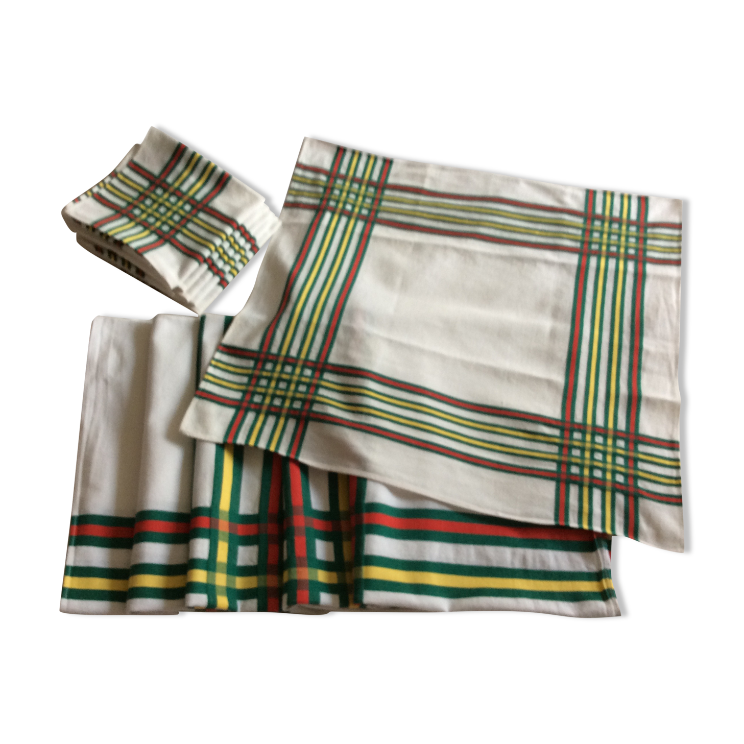 Tablecloth and 6 towels - vintage