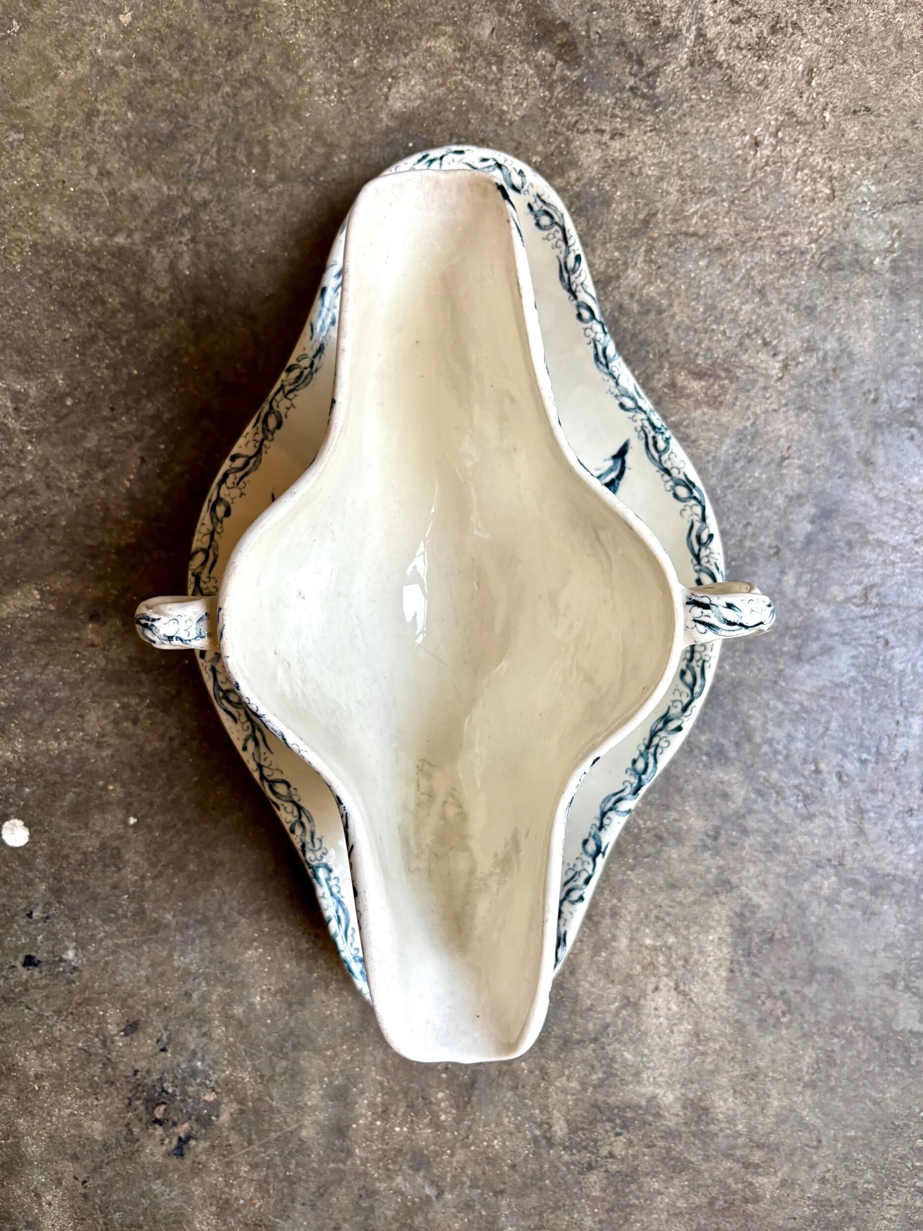 Lunéville sauce boat in blue ironstone, "Tulip" service.
