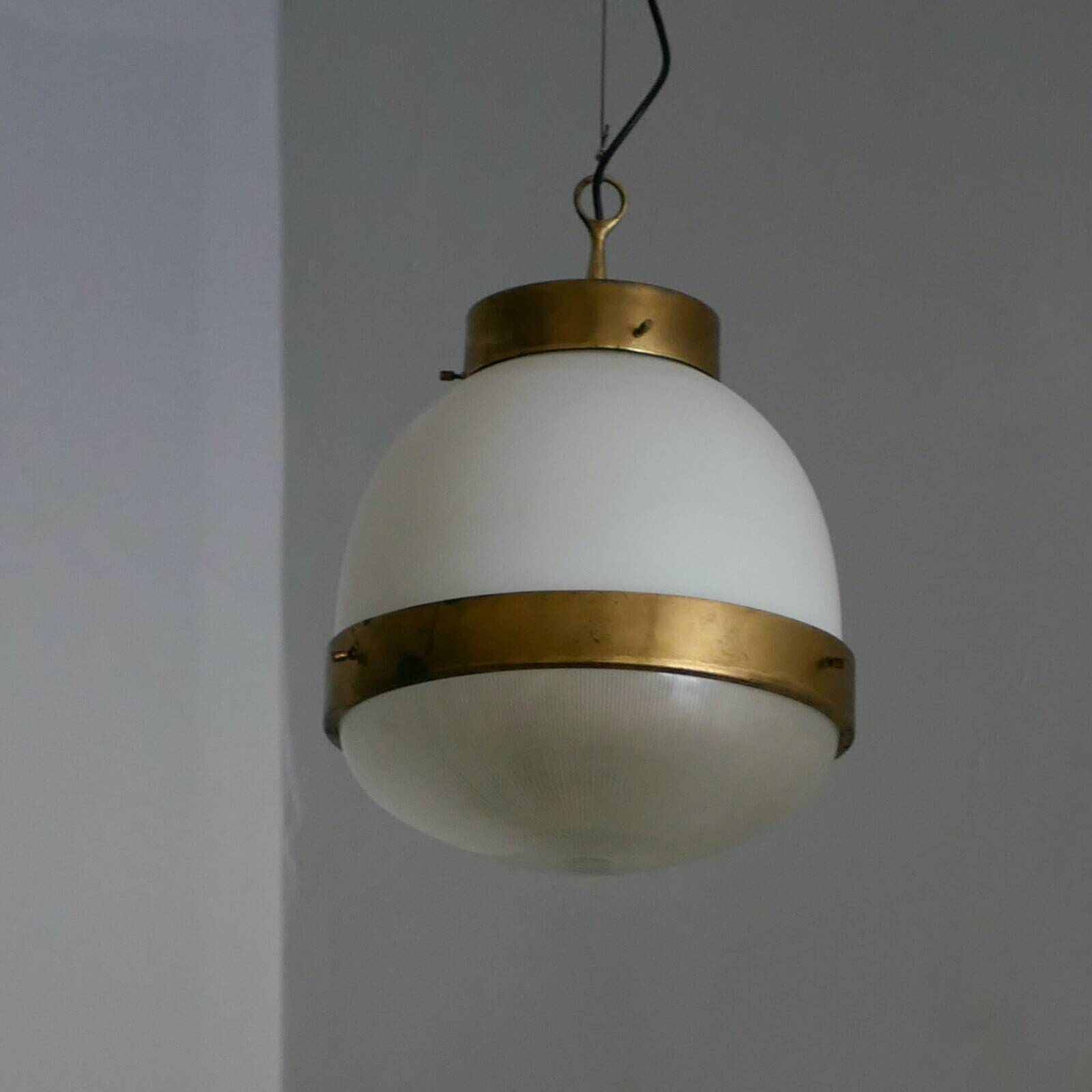 Grande plafonnier Artemide Delta - Années 60 - Sergio Mazza - Laiton et verre