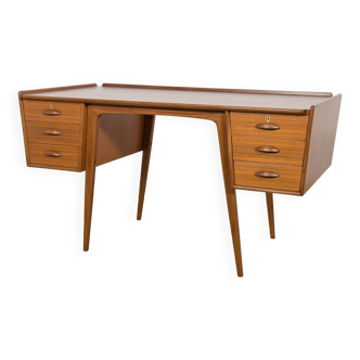 Mid-Century Teak Desk by Svante Skogh for AB Möbelfabriken Balder, Sweden, 1950s