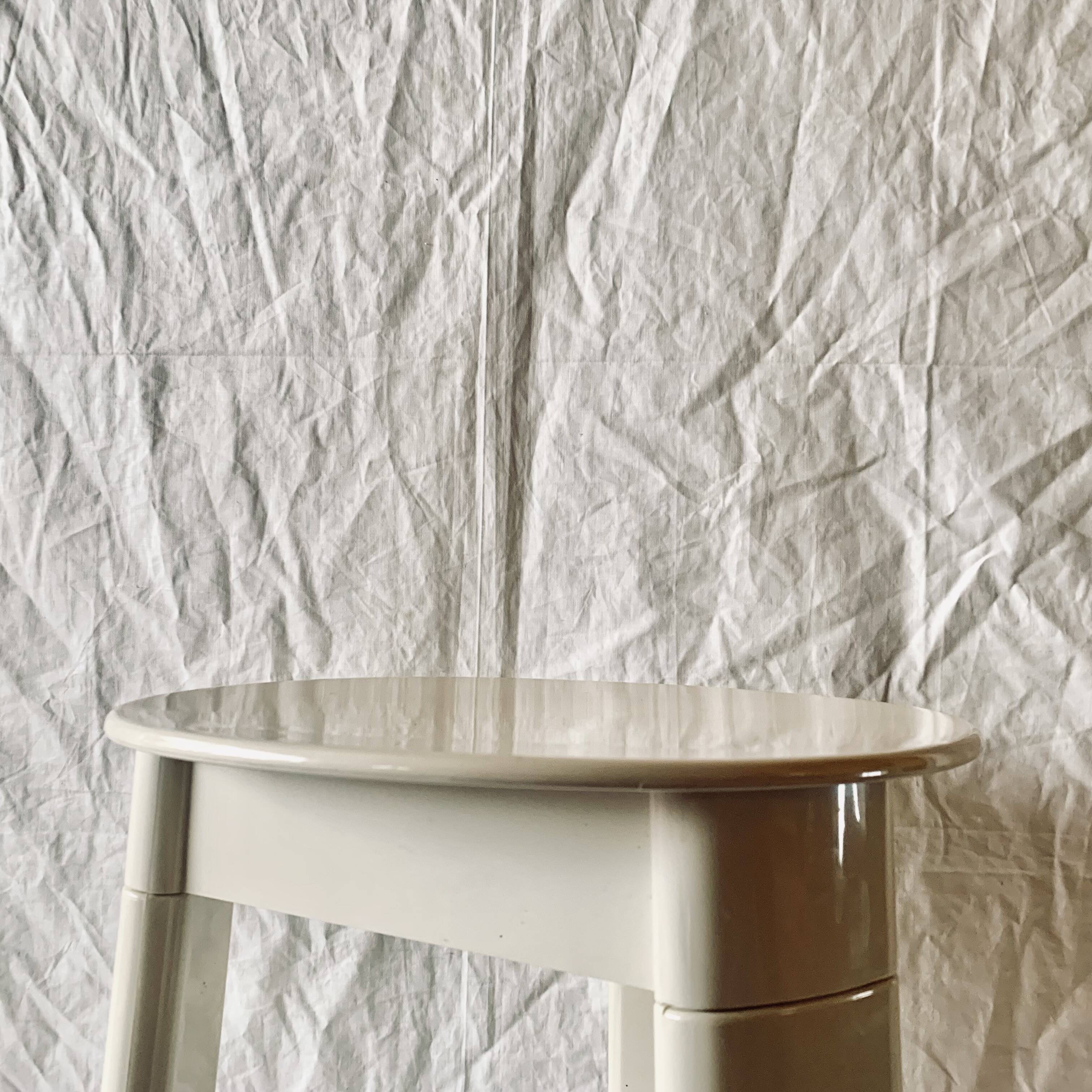 Vintage white plastic tripod stool Gedy - design Olaf von Bohr