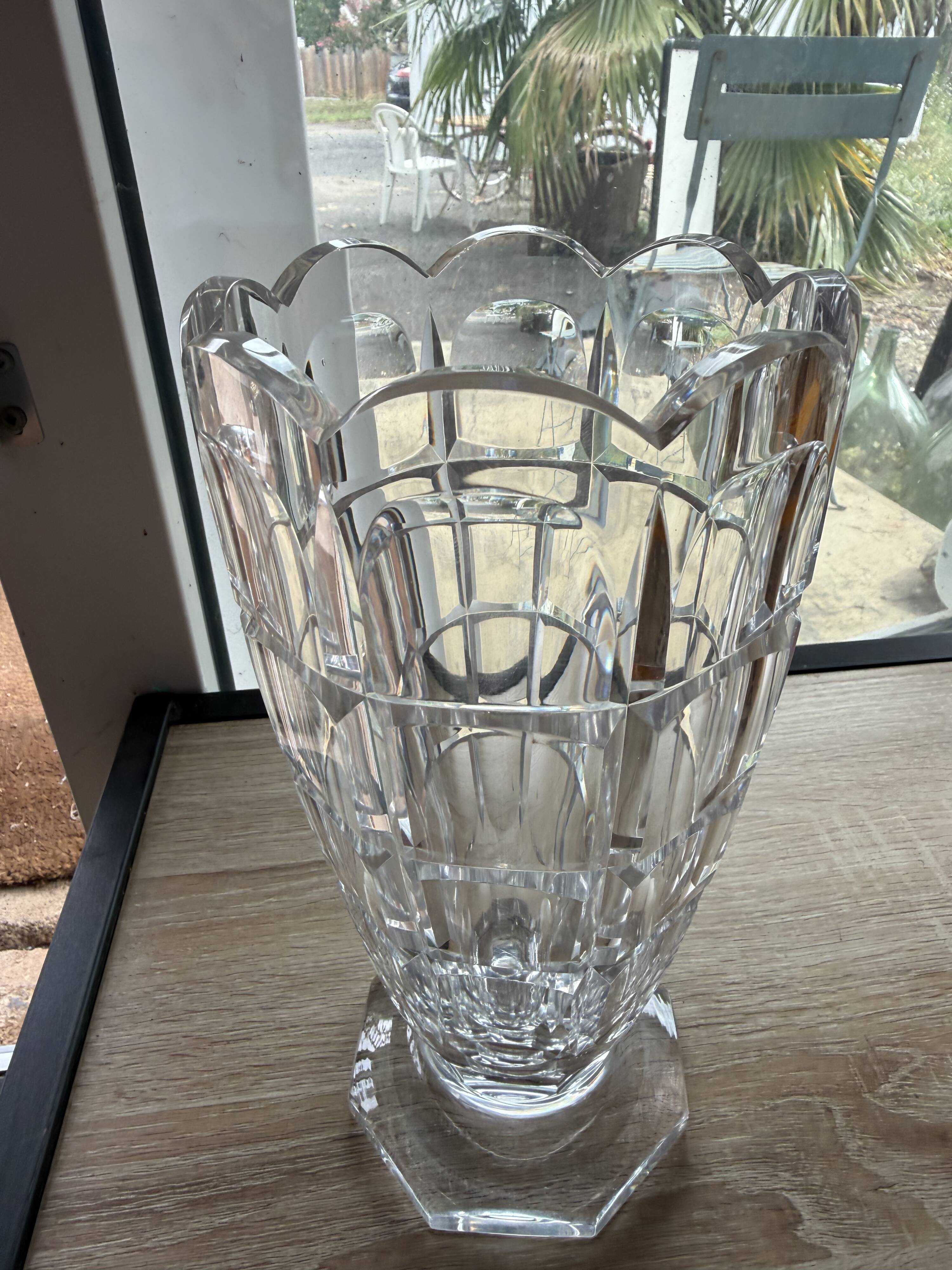 Vase corolle en cristal taillé
