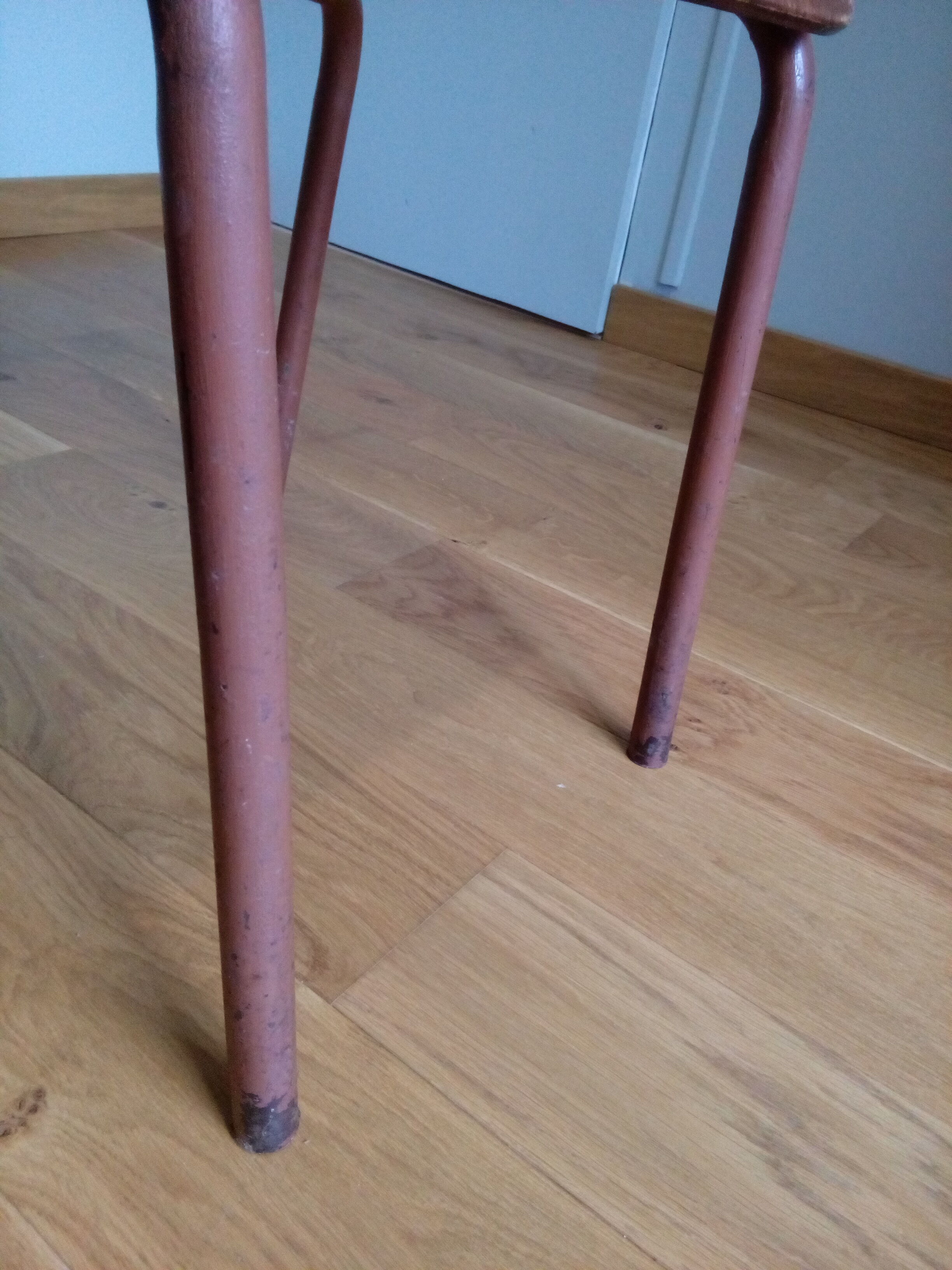 adult school chair