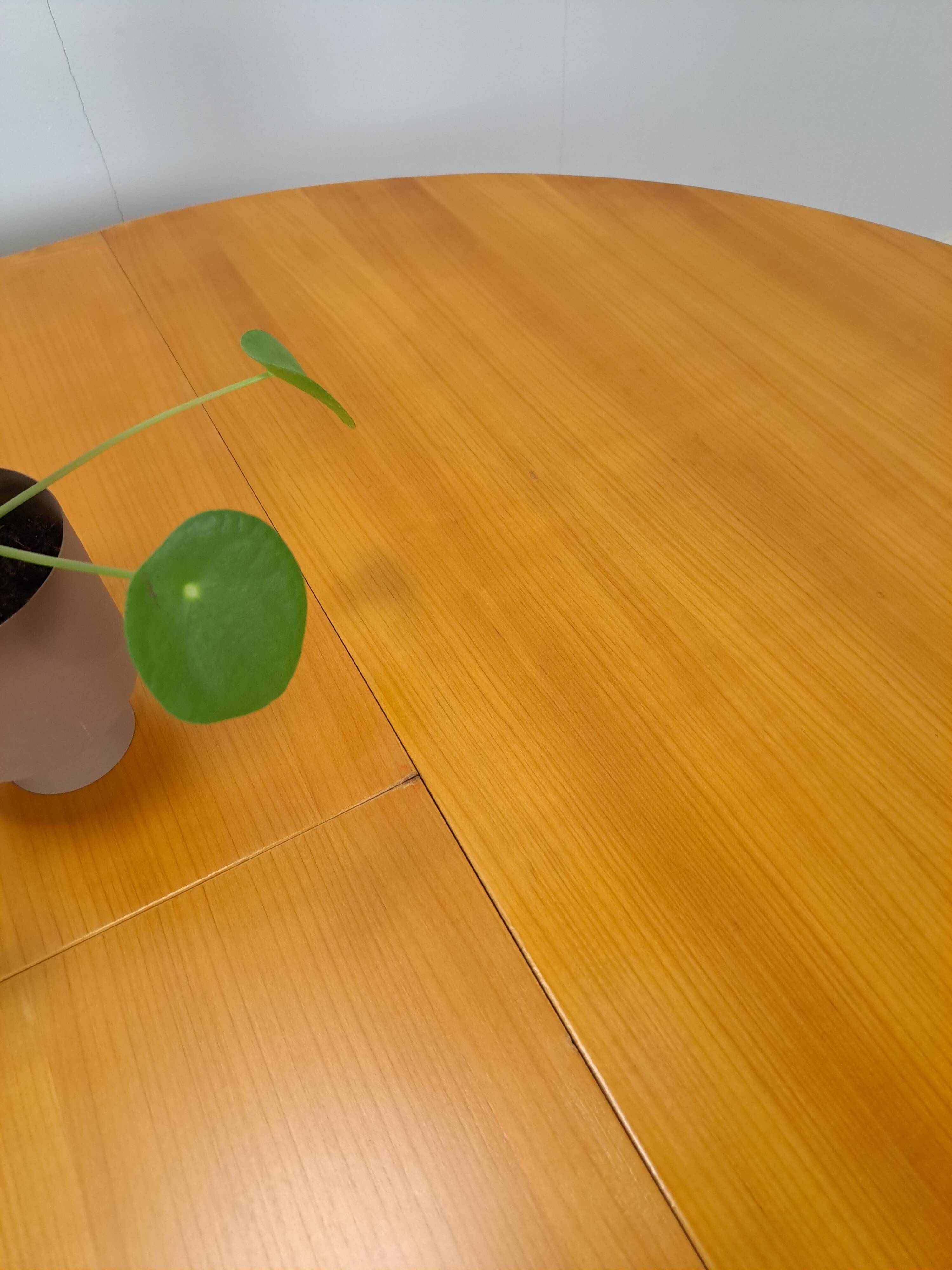 Table à manger ronde extensible Lübke design