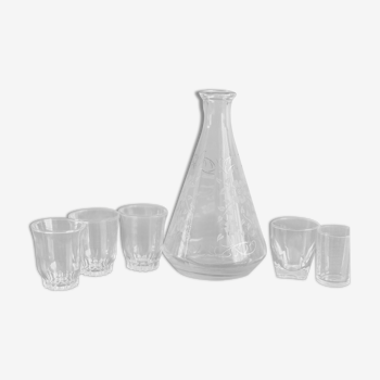 Lot carafe 3  verres godets vintage + 2 verres dépareillés