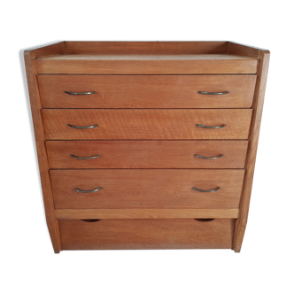 Chest of drawers