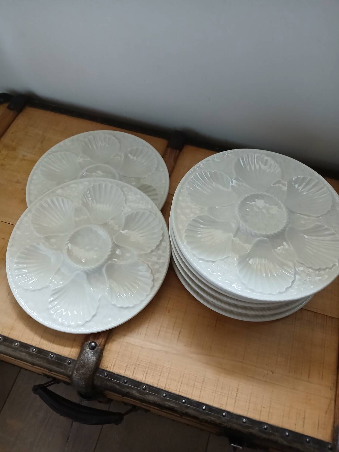 8 old Longchamp oyster plates