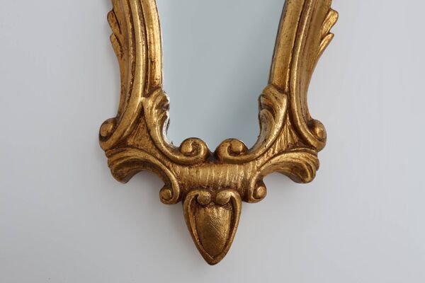 Miroir à crête doré de style baroque français du XXe siècle