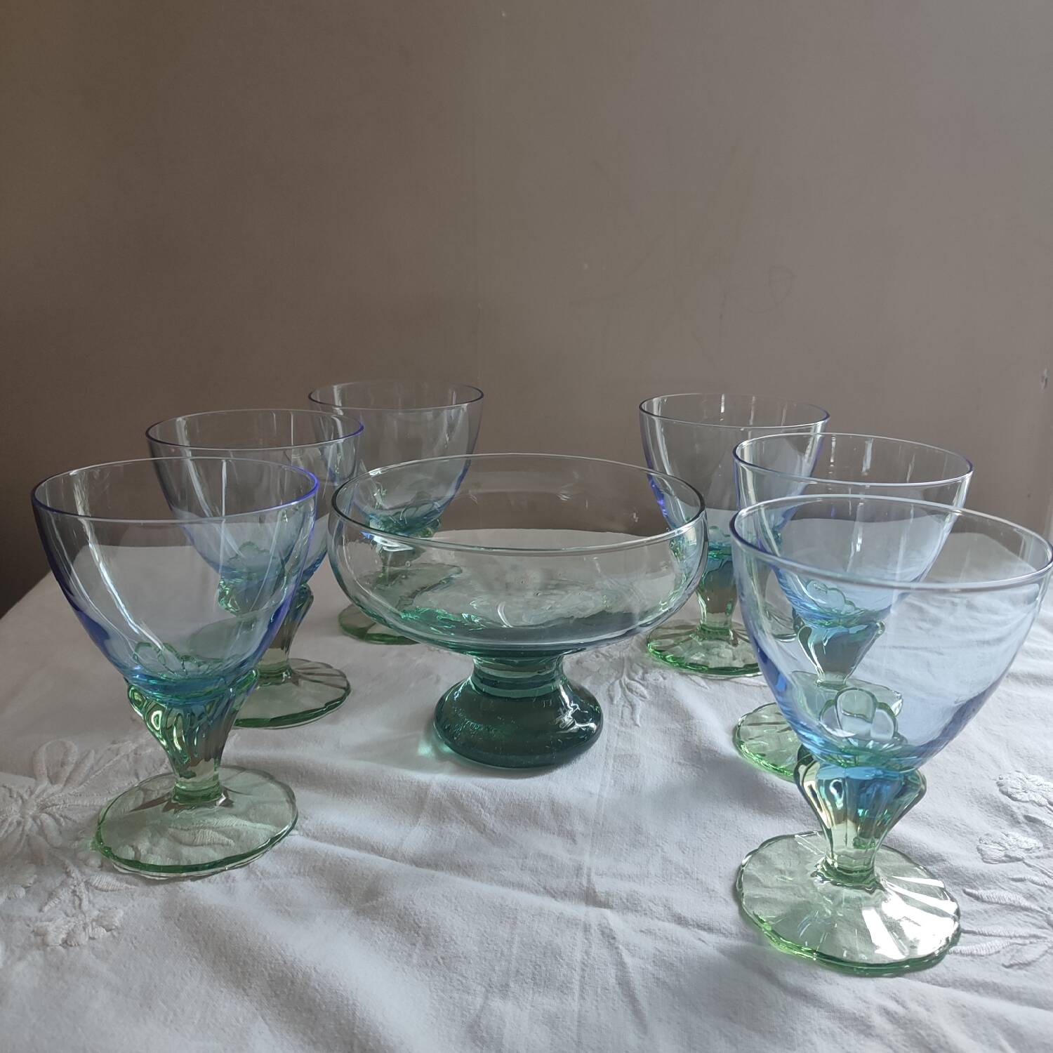 Set of 6 glasses and a Bormioli Rocco Bahia coupe, Italy
