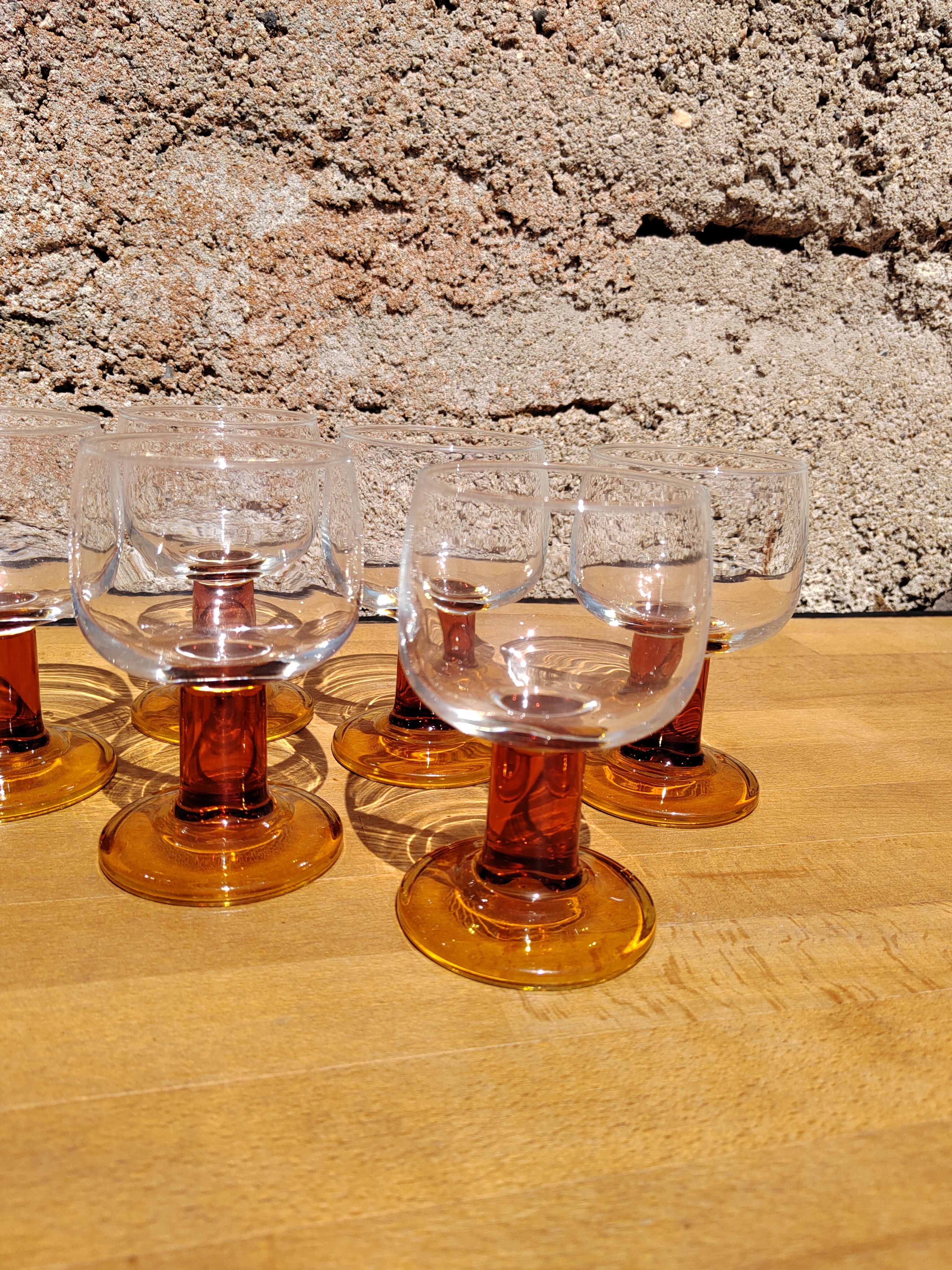 Suite of 6 water glasses 70s