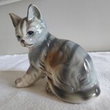 Figurine, Cat statuette, in old 20th century enameled ceramic. Animal figurine, vintage feline