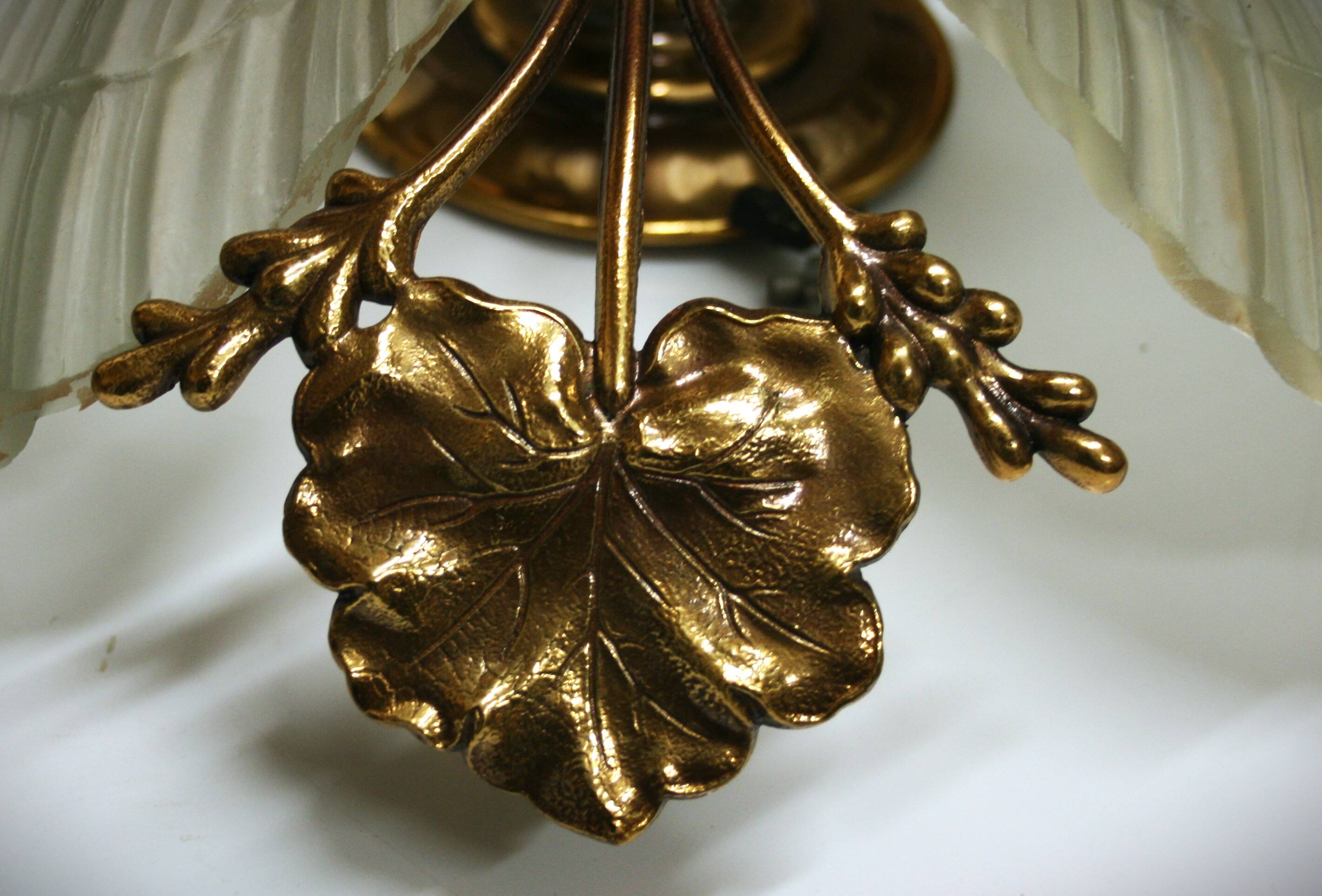 Ceiling chandelier in frosted glass paste and bronze