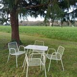 Chaises et table Ému Rio