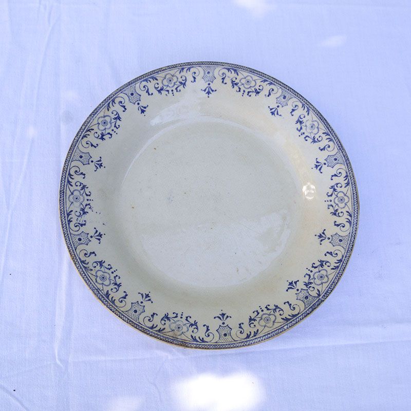 Old plate blue décor service La Valliere Montereau and Creil