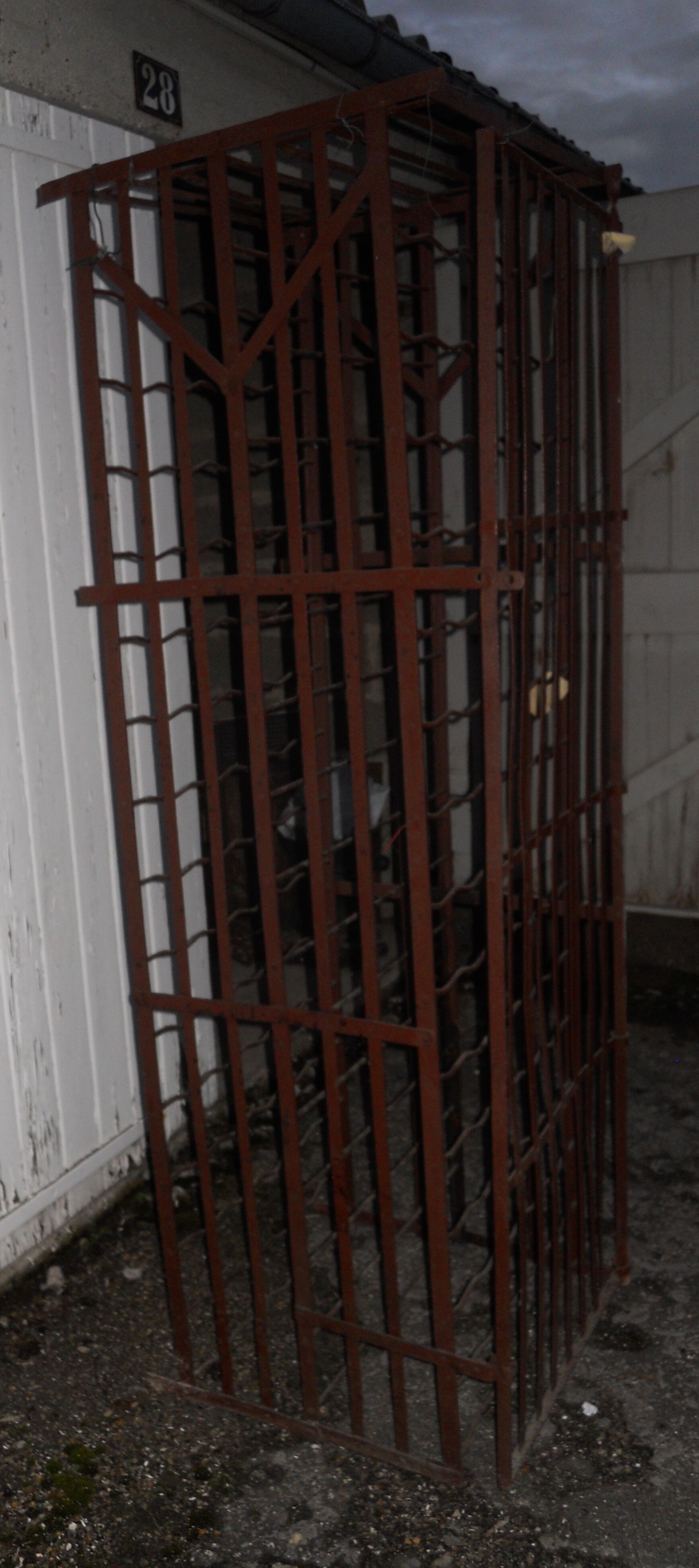 Metal wine cellar model cage