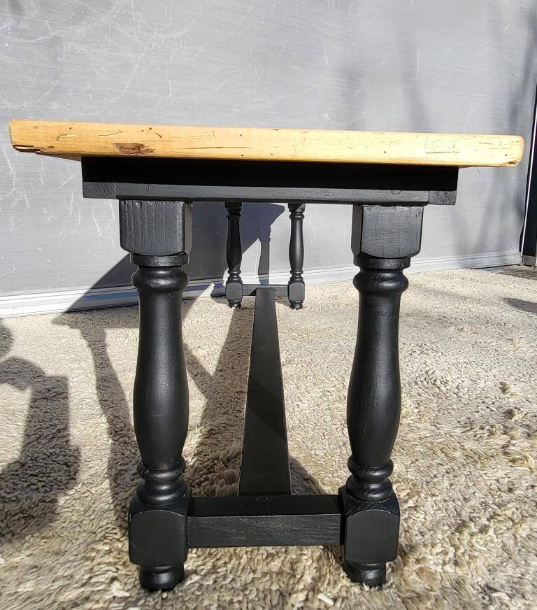 Two-tone coffee table bench, 19th century