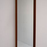 Miroir scandinave vintage en teck avec cadre rainuré
